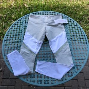 Alo Yoga Sheila Legging - Vapor Grey